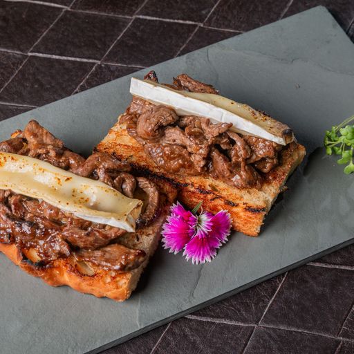 bruschetta filetto brie-min.jpg